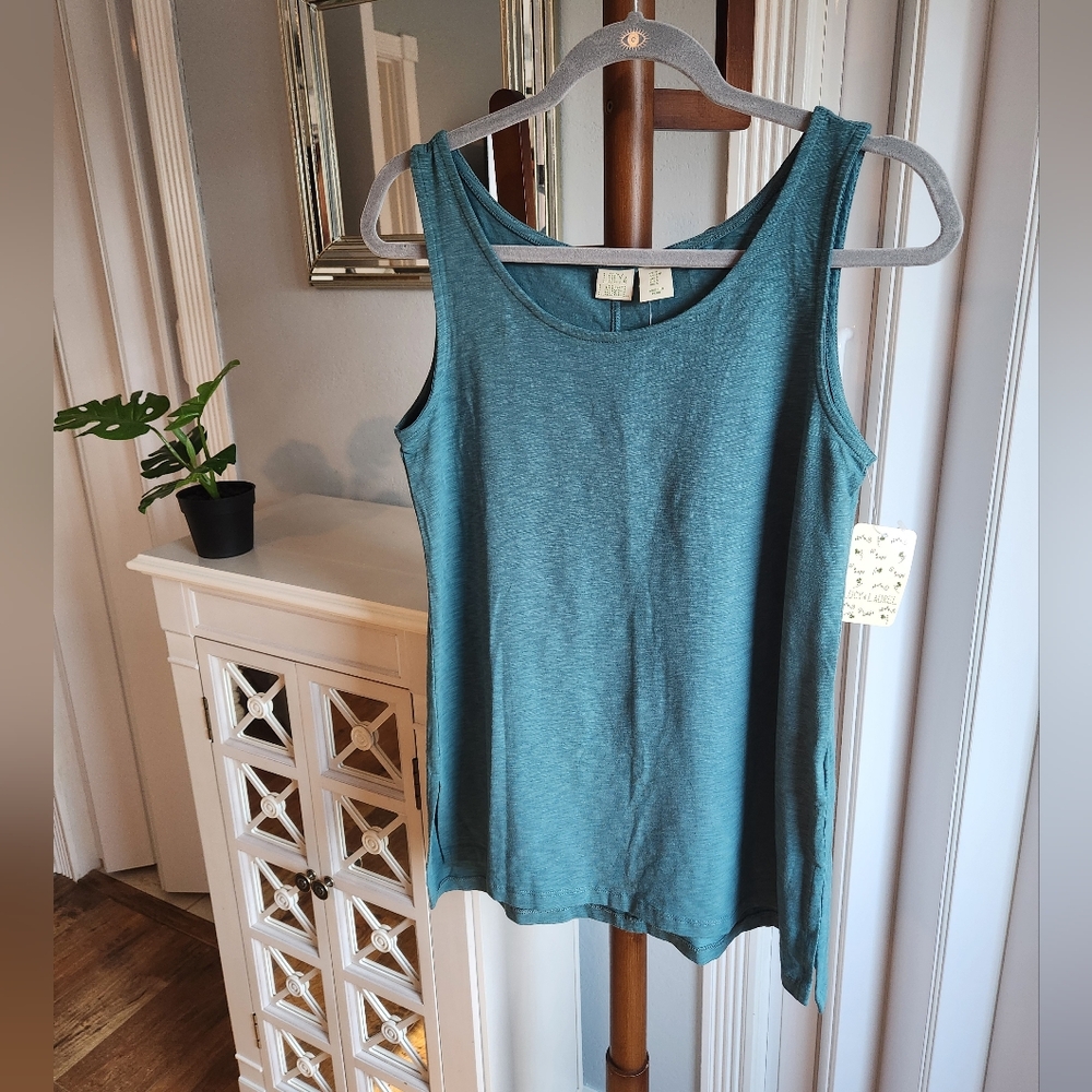 NWT Lucy & Laurel Tank Top